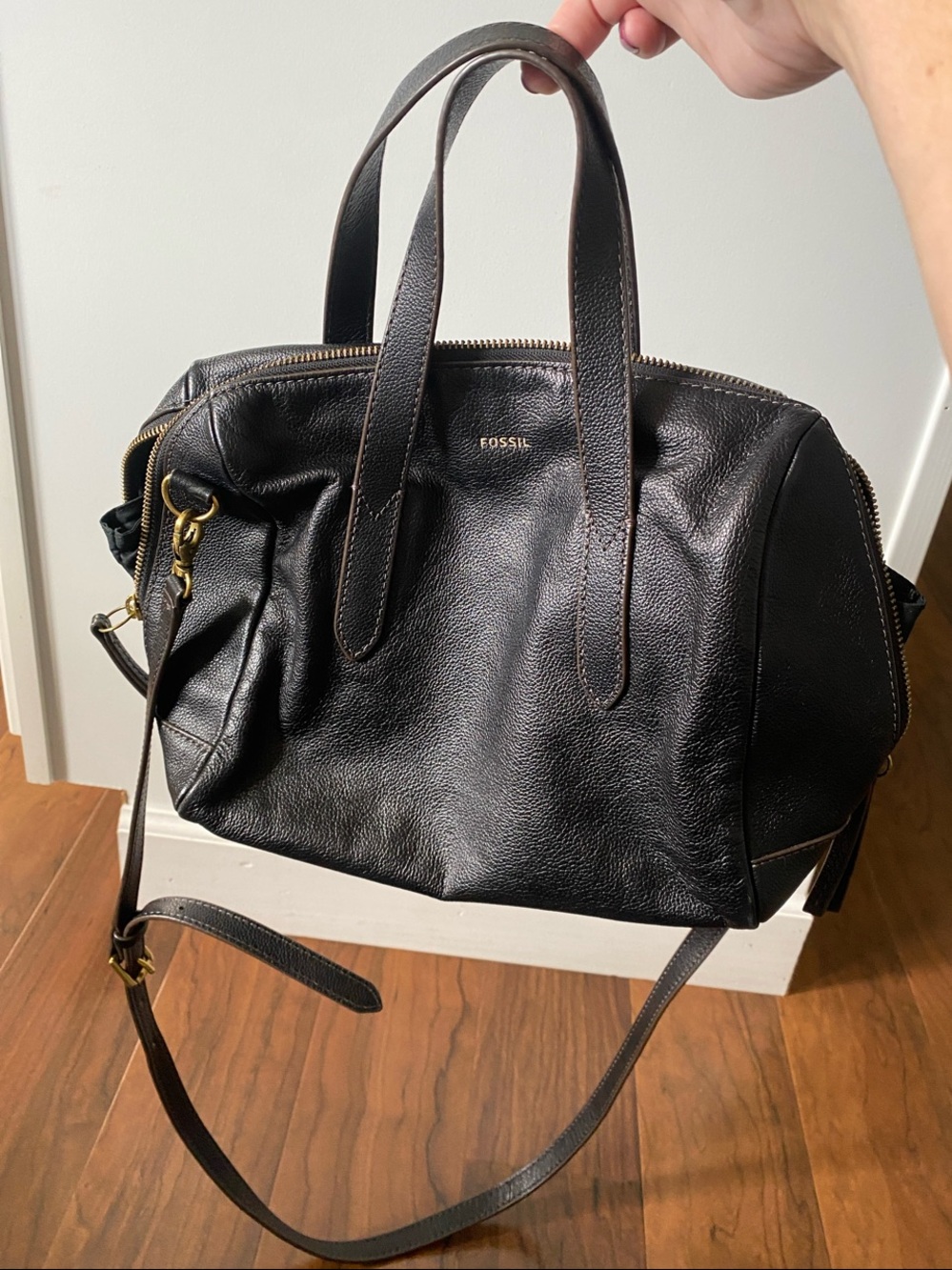 Fossil Black Pebbled Leather Sydney Satchel with Gold Hardware